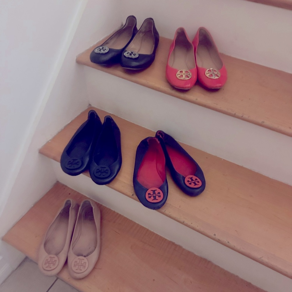 Tory Butch flats black